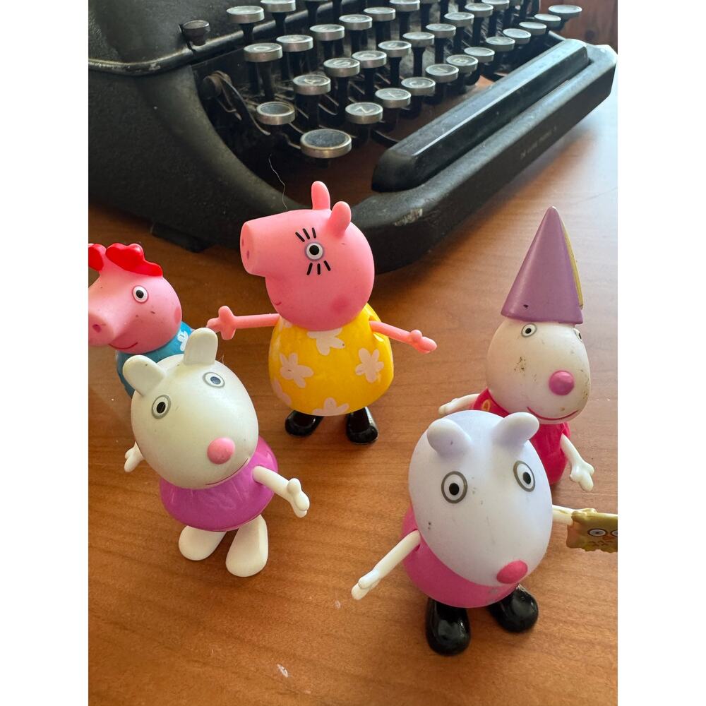 Peppa Pig Figure Lot of 11 Jazwares 2003 Including Suzy Sheep - Picture 8 of 10